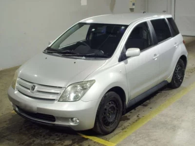 Toyota IST  с аукциона в Японии