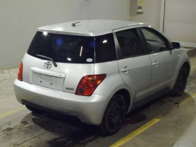 Toyota IST  с аукциона в Японии