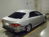 Toyota CROWN лот № 8061 оценка R  с аукциона в Японии 1