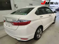 Honda GRACE лот № 3028 оценка 3.5  с аукциона в Японии 4