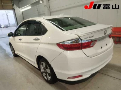 Honda GRACE  с аукциона в Японии