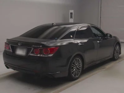 Toyota CROWN  с аукциона в Японии