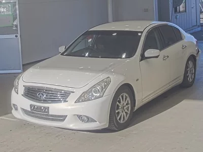 Nissan SKYLINE  с аукциона в Японии