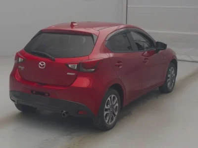Mazda DEMIO  с аукциона в Японии
