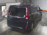 Toyota ESQUIRE лот № 76 оценка R  с аукциона в Японии 1