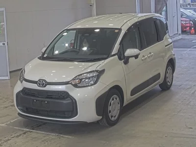Toyota SIENTA  с аукциона в Японии