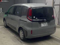 Toyota SIENTA лот № 6103 оценка R  с аукциона в Японии 1