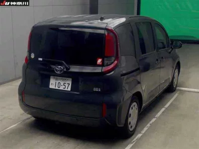 Toyota SIENTA  с аукциона в Японии