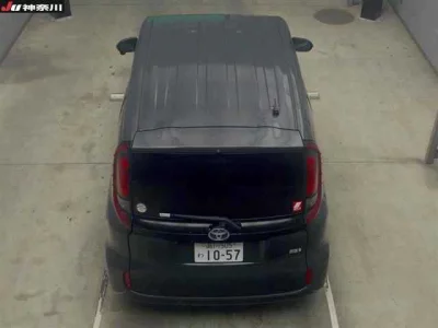 Toyota SIENTA  с аукциона в Японии