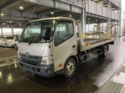 Toyota DYNA  с аукциона в Японии
