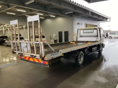 Toyota DYNA  с аукциона в Японии