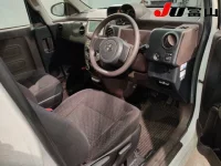 Toyota SPADE лот № 3048 оценка 4  с аукциона в Японии 5