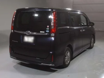 Toyota ESQUIRE  с аукциона в Японии