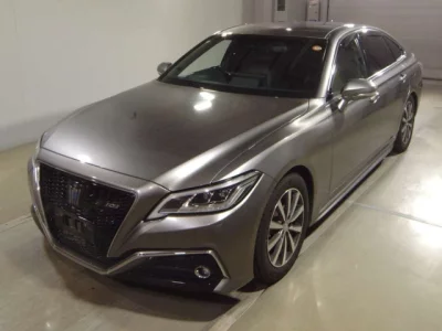 Toyota CROWN  с аукциона в Японии