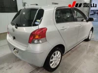Toyota VITZ лот № 3050 оценка 3.5  с аукциона в Японии 4