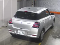 Suzuki SWIFT лот № 97 оценка 5  с аукциона в Японии 1