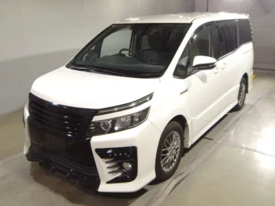 Toyota VOXY  с аукциона в Японии