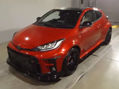 Toyota YARIS  с аукциона в Японии