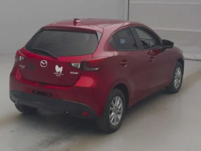 Mazda DEMIO  с аукциона в Японии