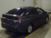 Toyota PRIUS лот № 6010 оценка R  с аукциона в Японии 1