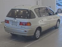 Toyota IPSUM лот № 1732 оценка RA  с аукциона в Японии 1