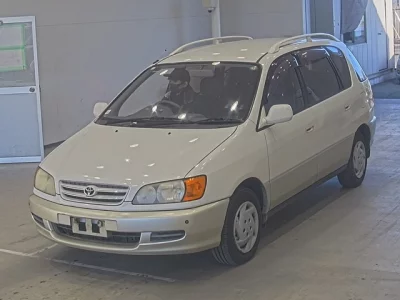 Toyota IPSUM  с аукциона в Японии