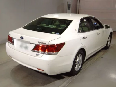 Toyota CROWN  с аукциона в Японии