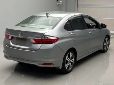 Honda GRACE  с аукциона в Японии