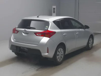 Toyota AURIS  с аукциона в Японии