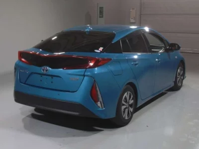 Toyota PRIUS PHV  с аукциона в Японии