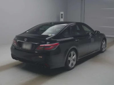Toyota CROWN  с аукциона в Японии