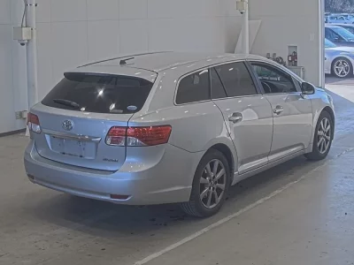 Toyota AVENSIS WAGON  с аукциона в Японии