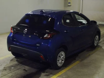 Toyota YARIS  с аукциона в Японии