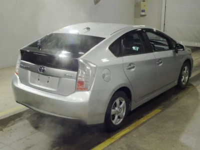 Toyota PRIUS PHV  с аукциона в Японии