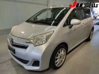 Toyota RACTIS лот № 3076 оценка 3.5  с аукциона в Японии 3