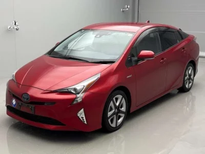 Toyota PRIUS  с аукциона в Японии