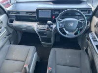 Honda STEP WAGON лот № 1774 оценка 3.5  с аукциона в Японии 3