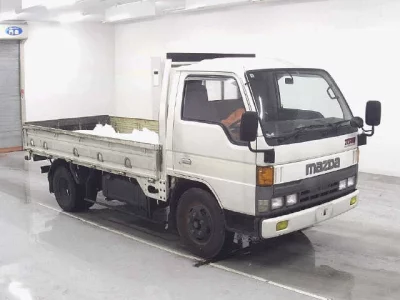 Mazda TITAN  с аукциона в Японии