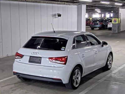 Audi A1  с аукциона в Японии