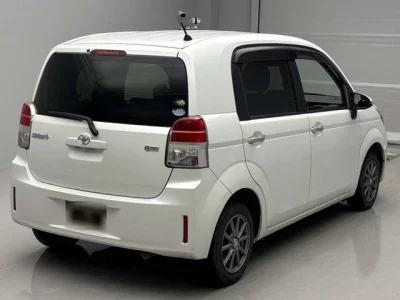 Toyota SPADE  с аукциона в Японии