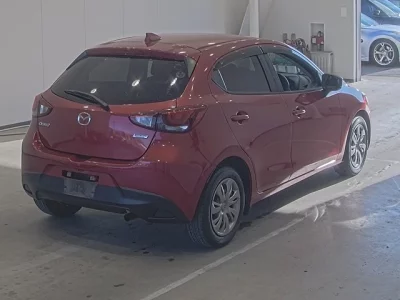 Mazda DEMIO  с аукциона в Японии