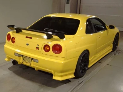 Nissan SKYLINE  с аукциона в Японии