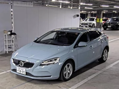 Volvo V40  с аукциона в Японии