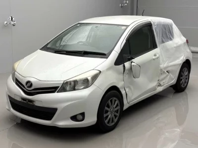 Toyota VITZ  с аукциона в Японии