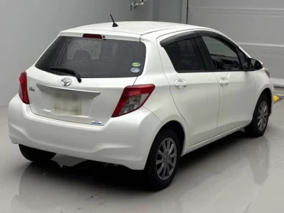 Toyota VITZ  с аукциона в Японии