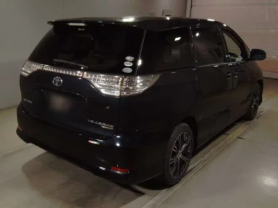 Toyota ESTIMA  с аукциона в Японии