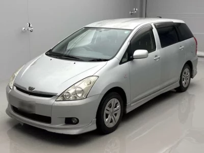 Toyota WISH  с аукциона в Японии