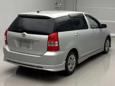 Toyota WISH  с аукциона в Японии