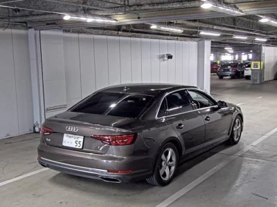 Audi A4  с аукциона в Японии