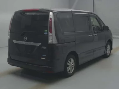 Nissan SERENA  с аукциона в Японии